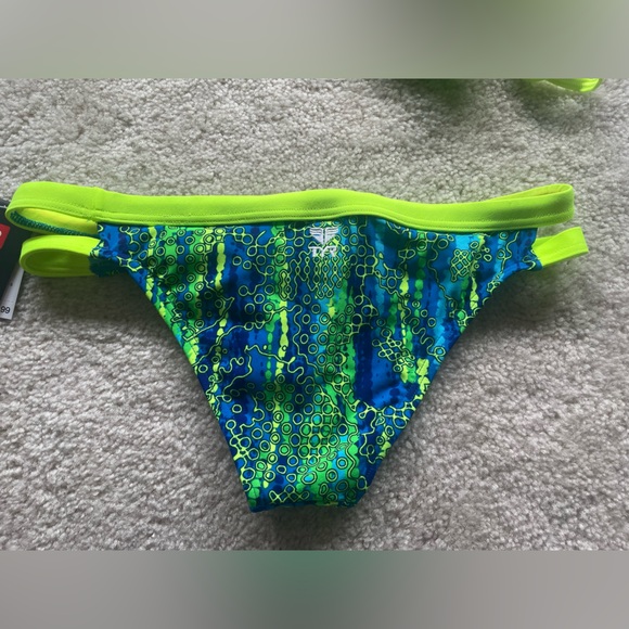 NWT TYR Hiromi Bikini 2pc Set Size M - Picture 4 of 10